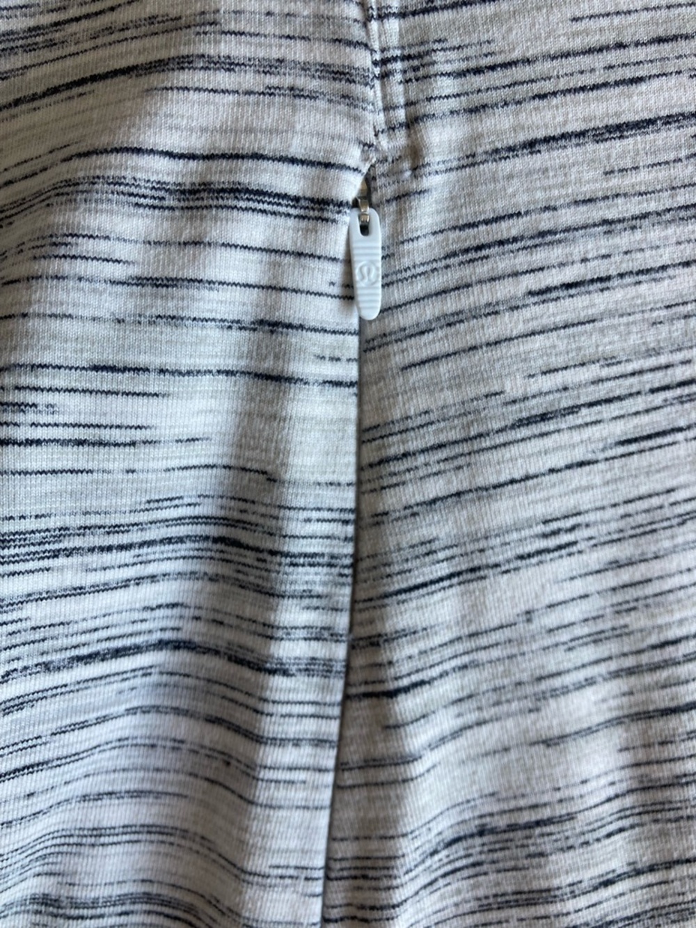 Lululemon runderful long sleeve size 10 white-gray heathered - Picture 4 of 6